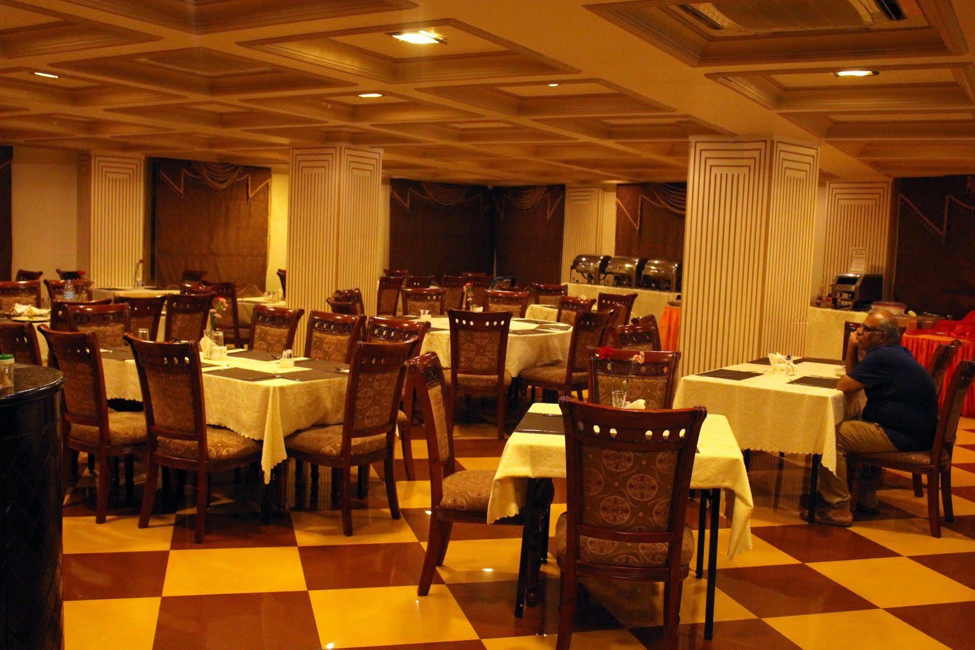 Hotel Sapphire Дар ес Саалам Екстериор снимка