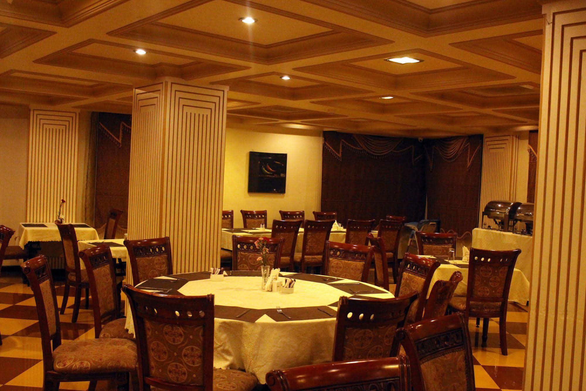 Hotel Sapphire Дар ес Саалам Екстериор снимка