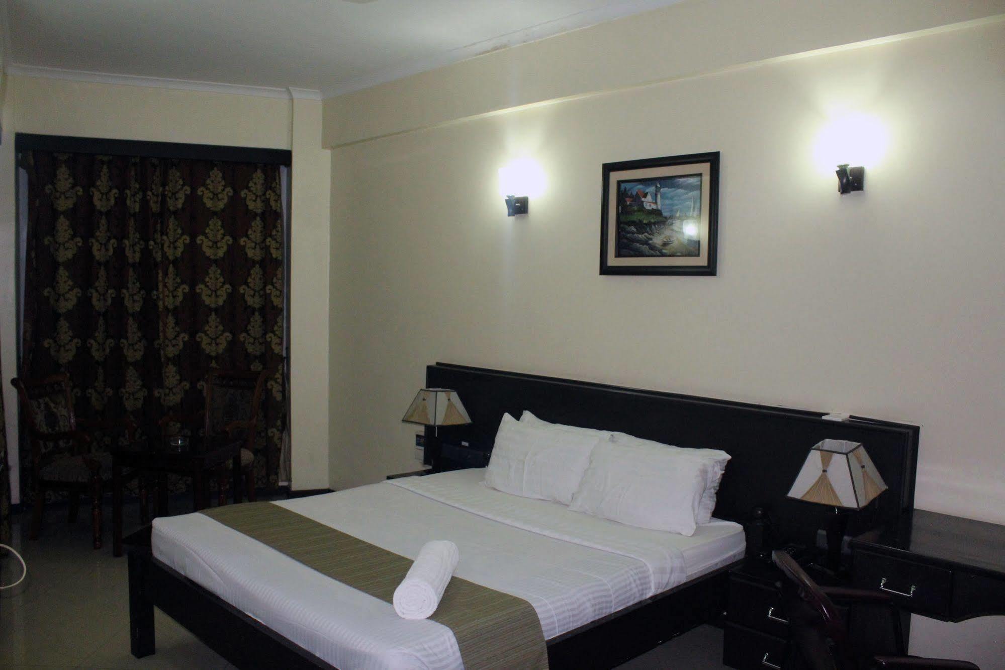 Hotel Sapphire Дар ес Саалам Екстериор снимка